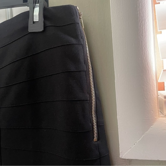 Ann Taylor Black Flouncy Banded Skirt, Size 8 - Picture 5 of 9